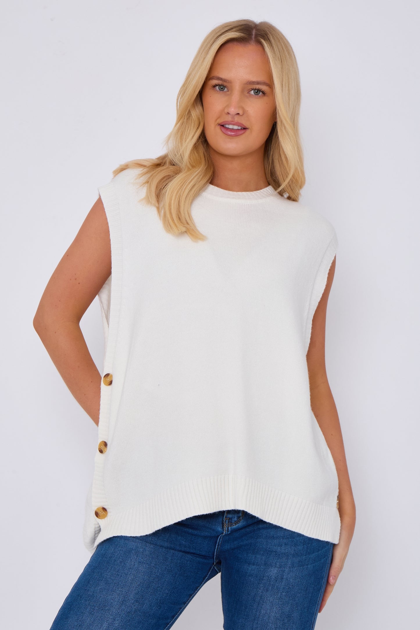 Round Neck Side Buttons Knitted Vest