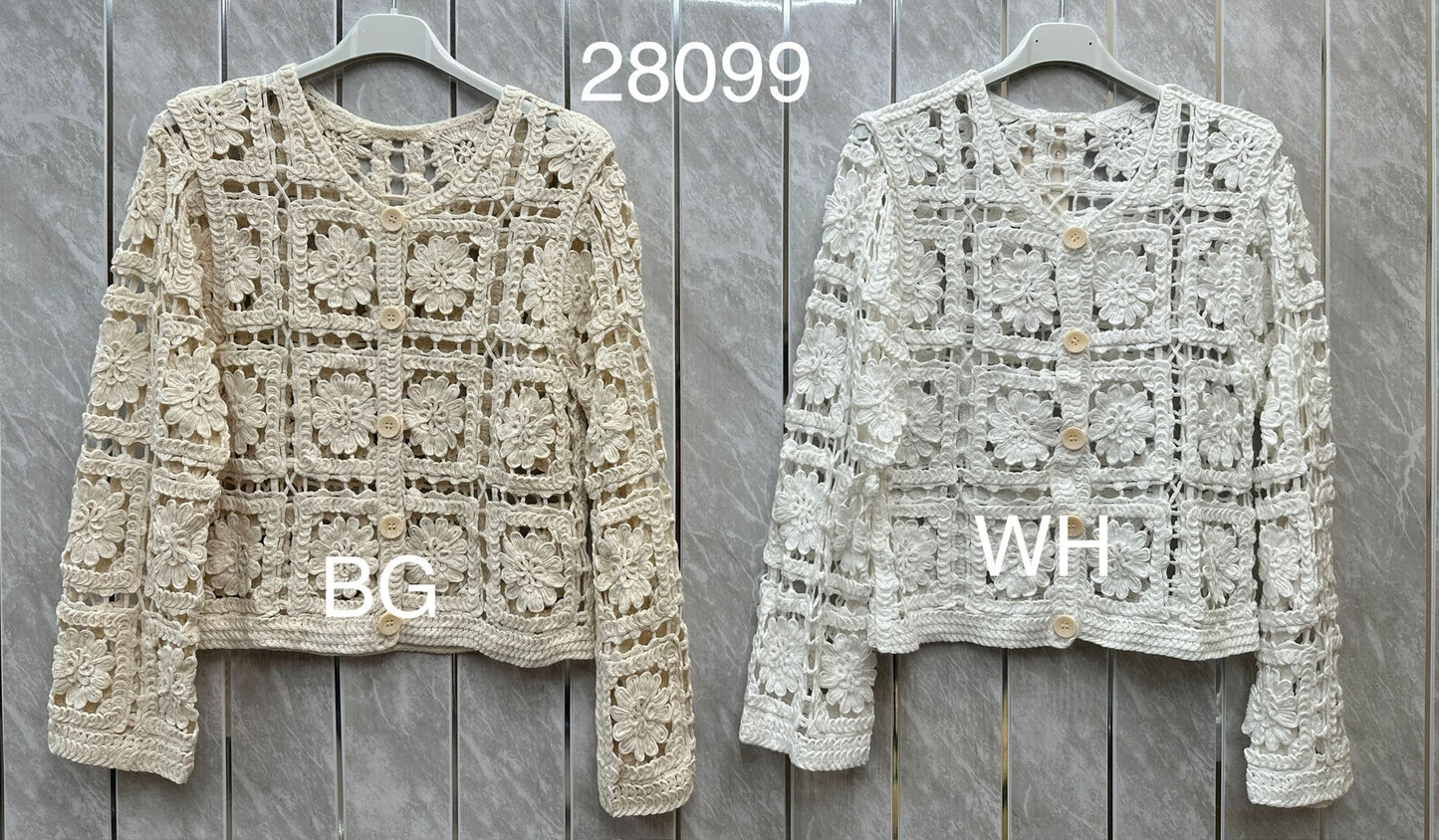 FLORAL SCOOP NECK BUTTONS CROCHET TOP