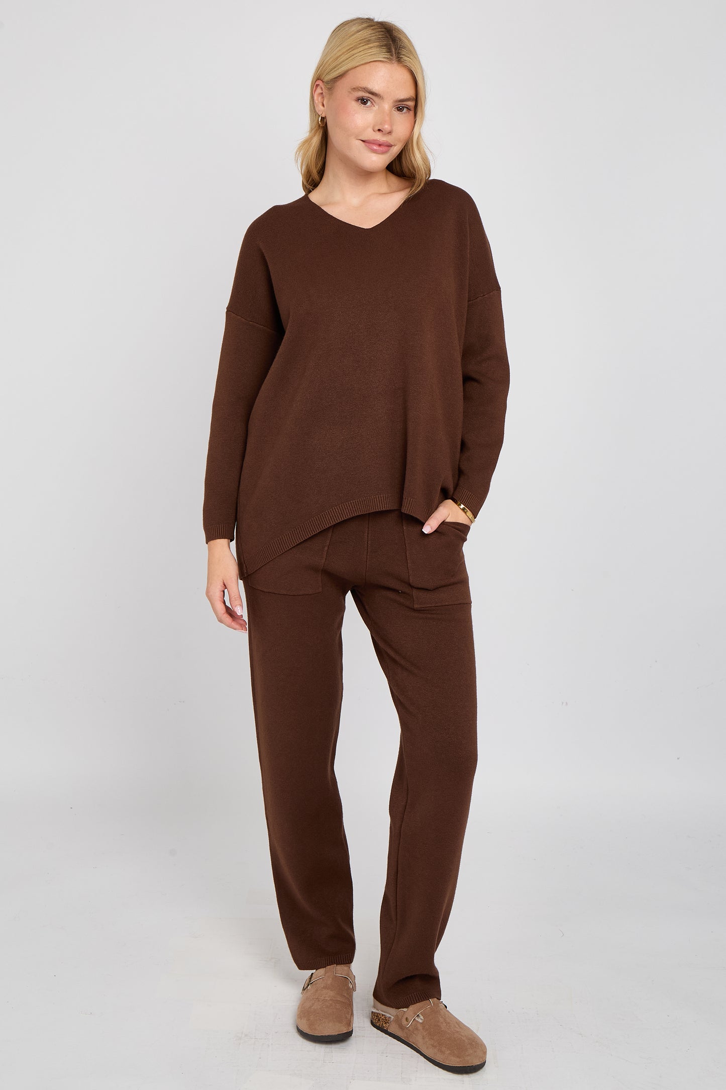 V-NECK RIBBED HEM JUMPER