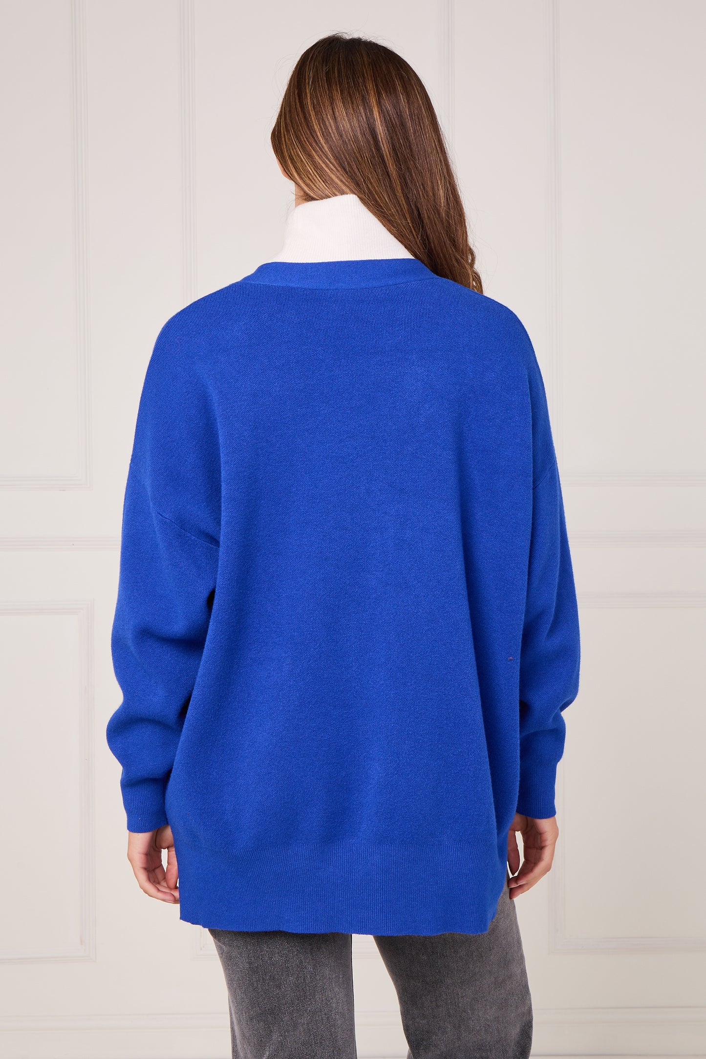 GOLD BUTTON V-NECK KNITTED CARDIGAN