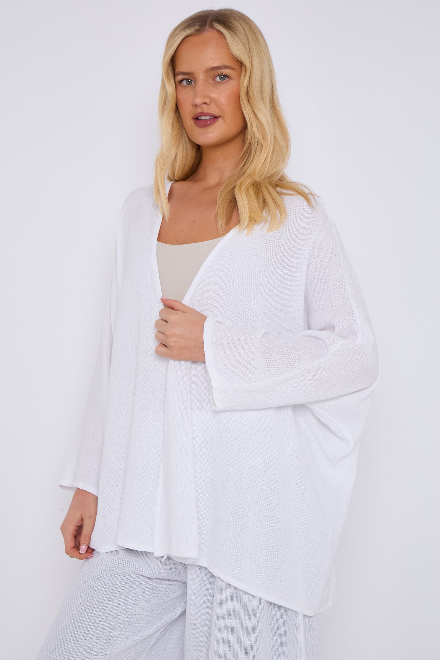 WASHED LINEN V-NECK BUTTON THROUGH TOP