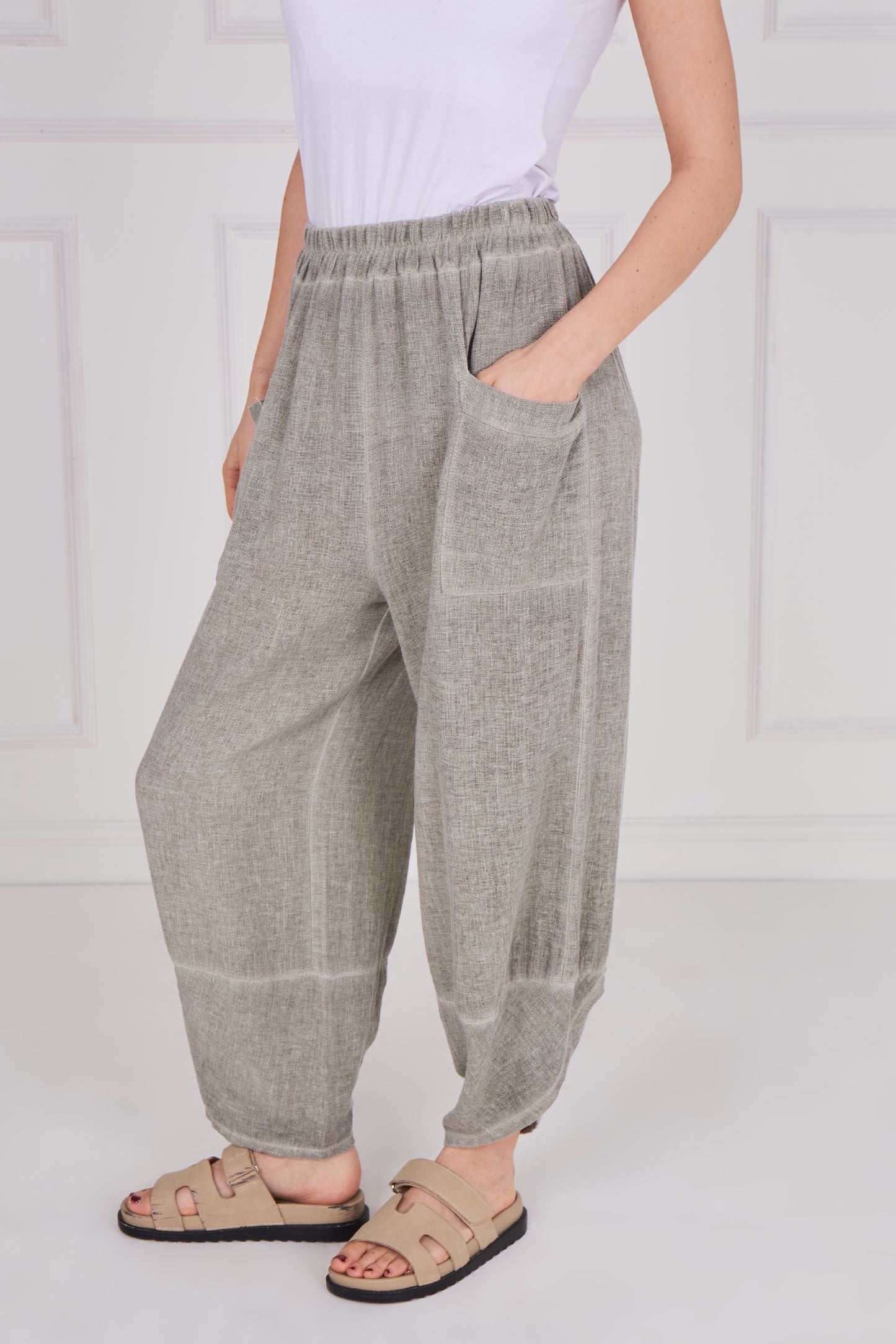 WASHED LINEN FRONT POCKET BARREL LEG TROUSER