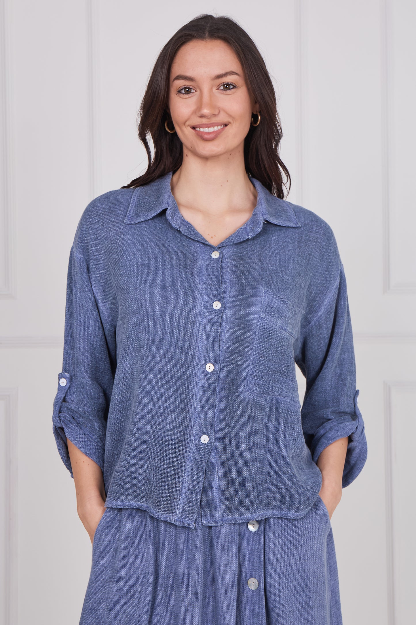 WASHED LINEN ONE POCKET CROPPED SHIRT