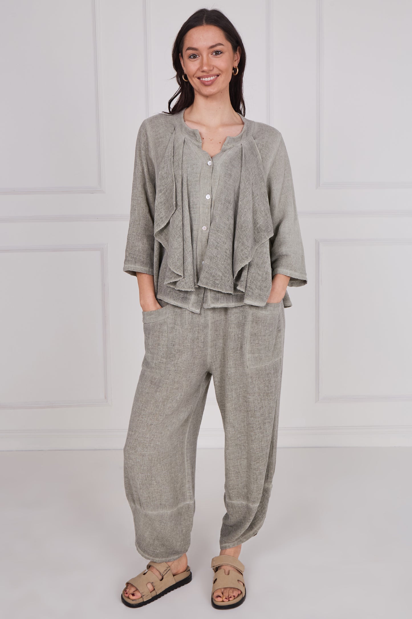 WASHED LINEN LONG SLEEVE RUFFLE TOP