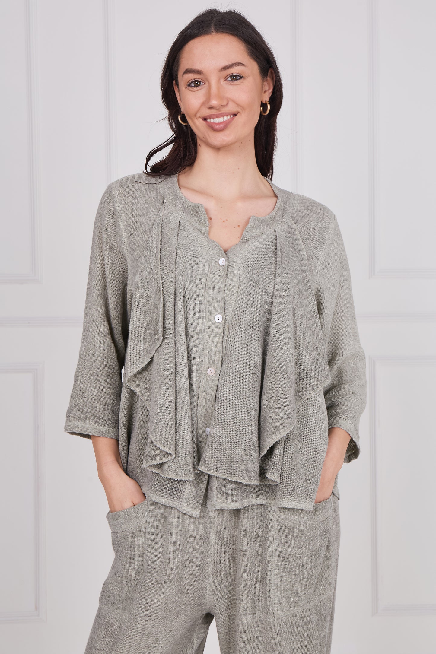 WASHED LINEN LONG SLEEVE RUFFLE TOP