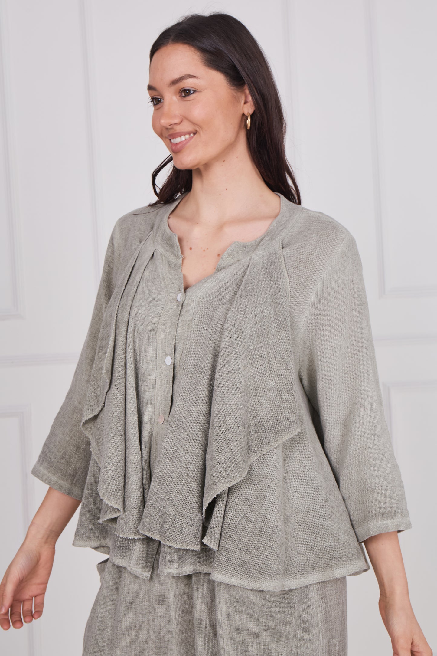 WASHED LINEN LONG SLEEVE RUFFLE TOP