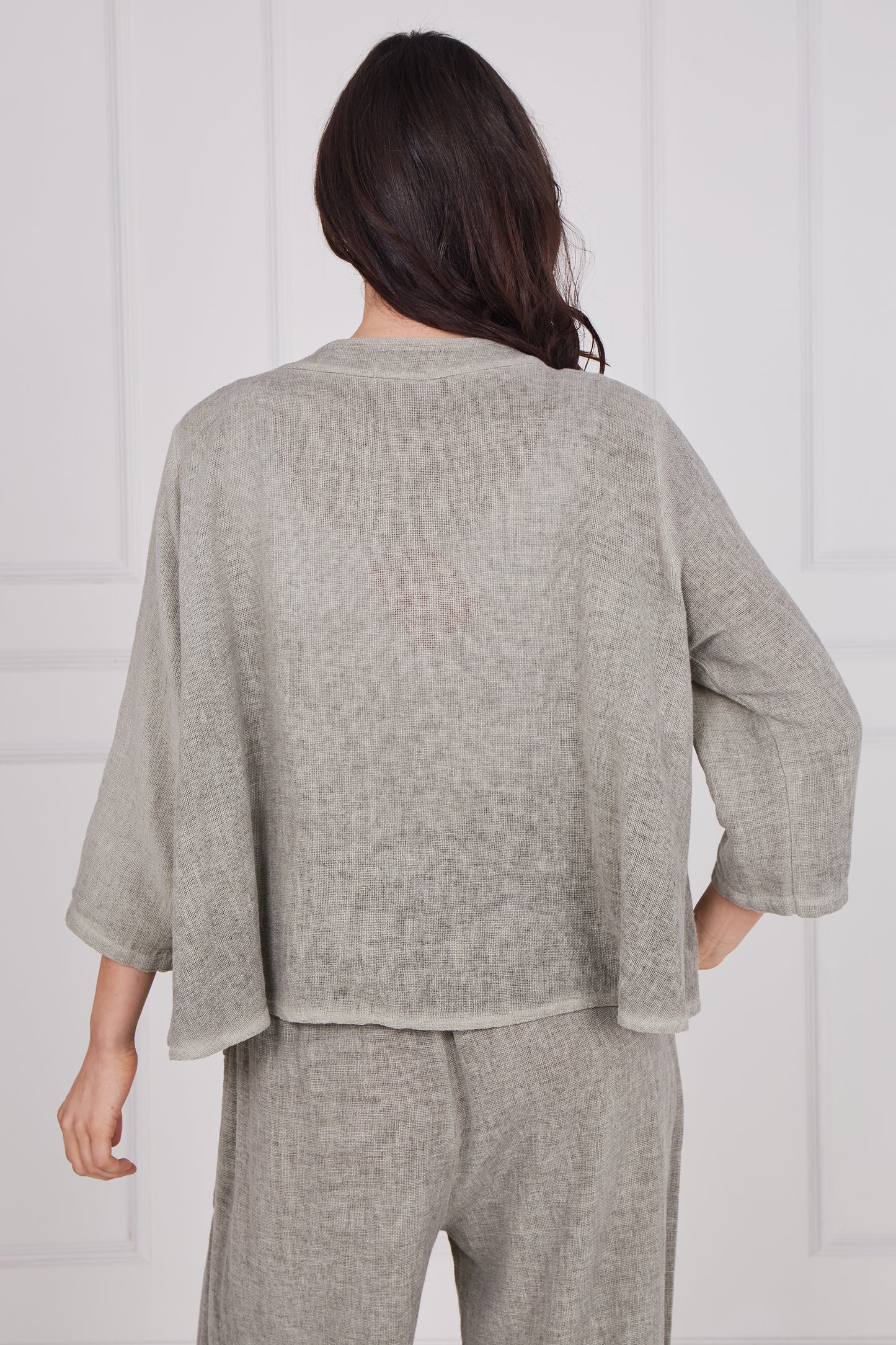 WASHED LINEN LONG SLEEVE RUFFLE TOP