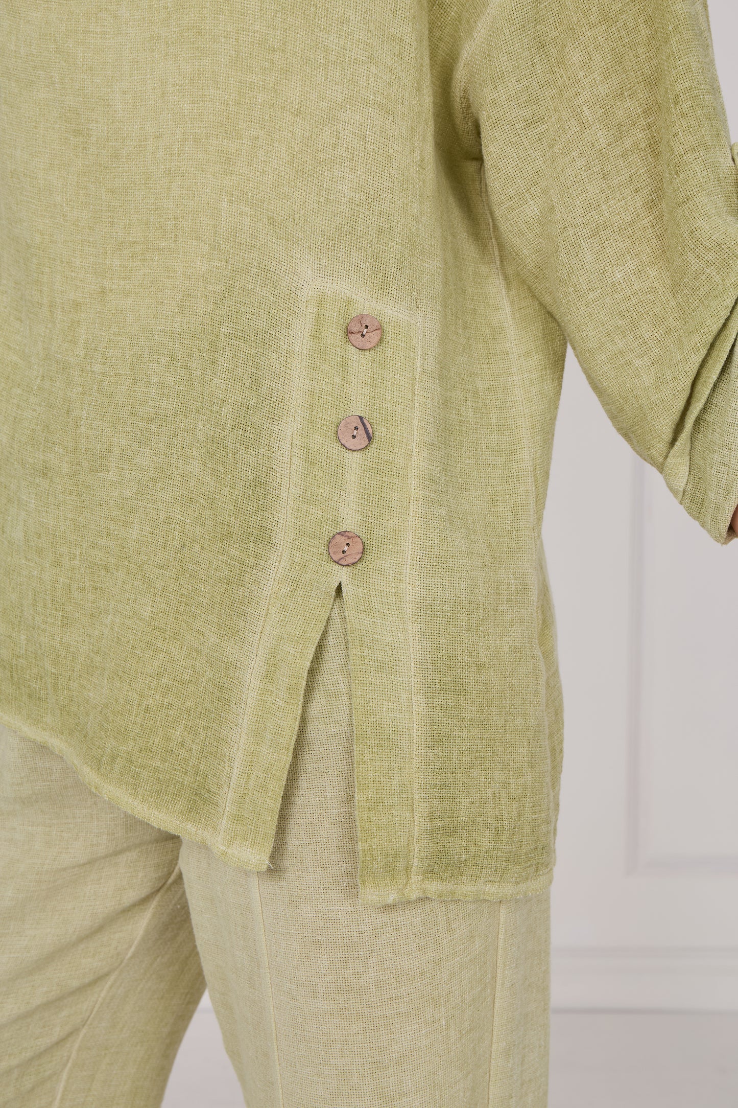 WASHED LINEN SIDE BUTTONS TOP