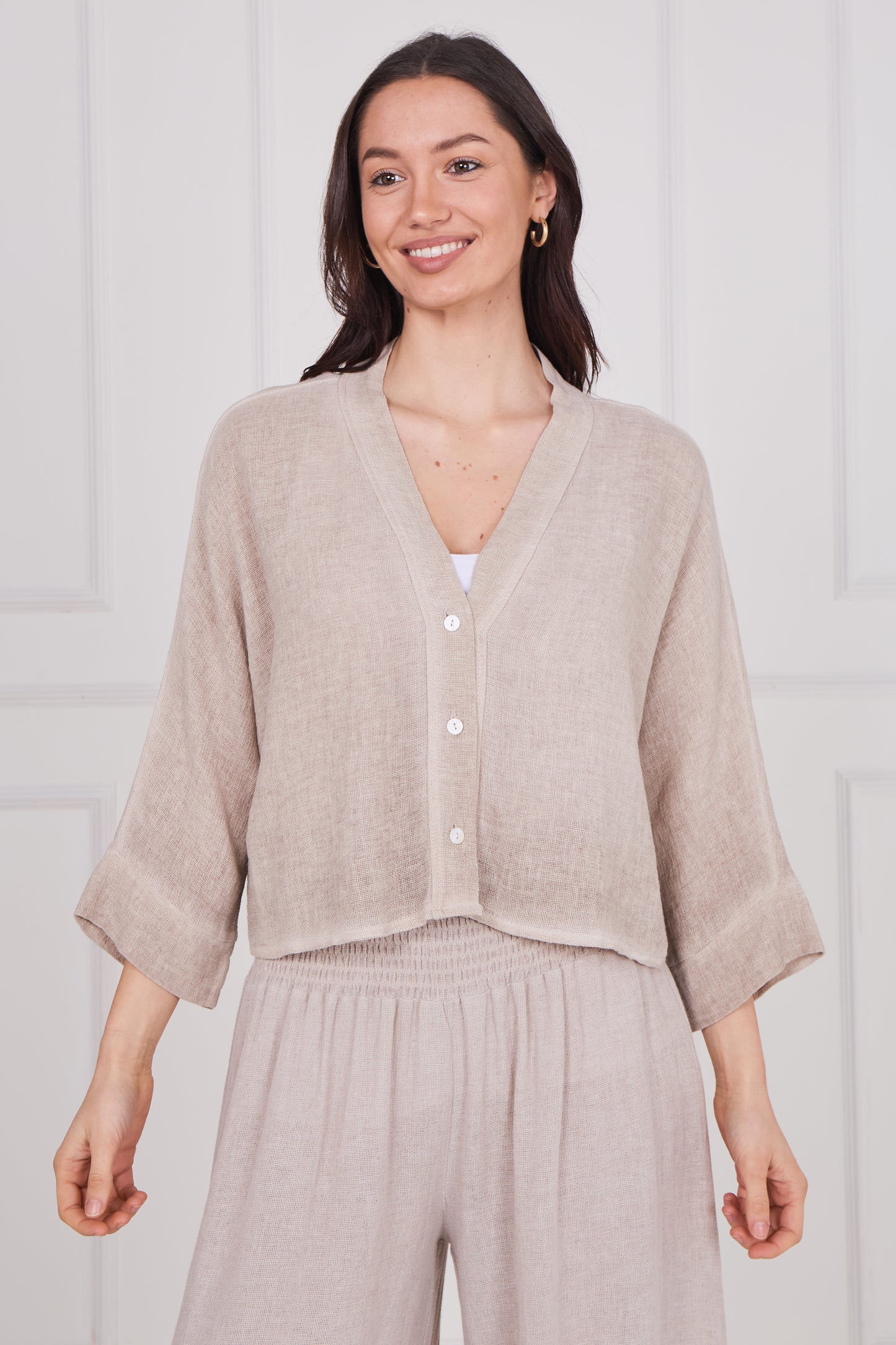 WASHED LINEN LONG SLEEVE BUTTONED V-NECK TOP