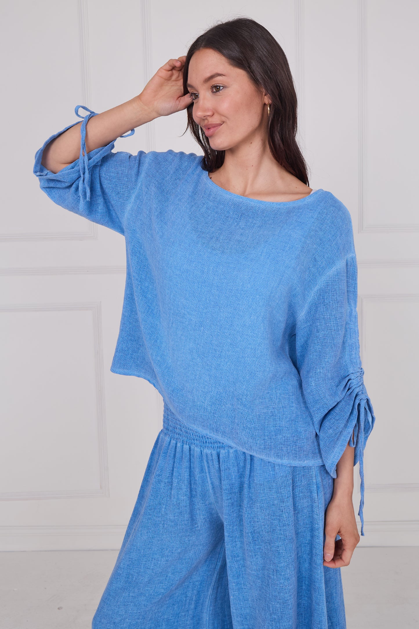 WASHED LINEN RUCHED TIE SLEEVE  TOP