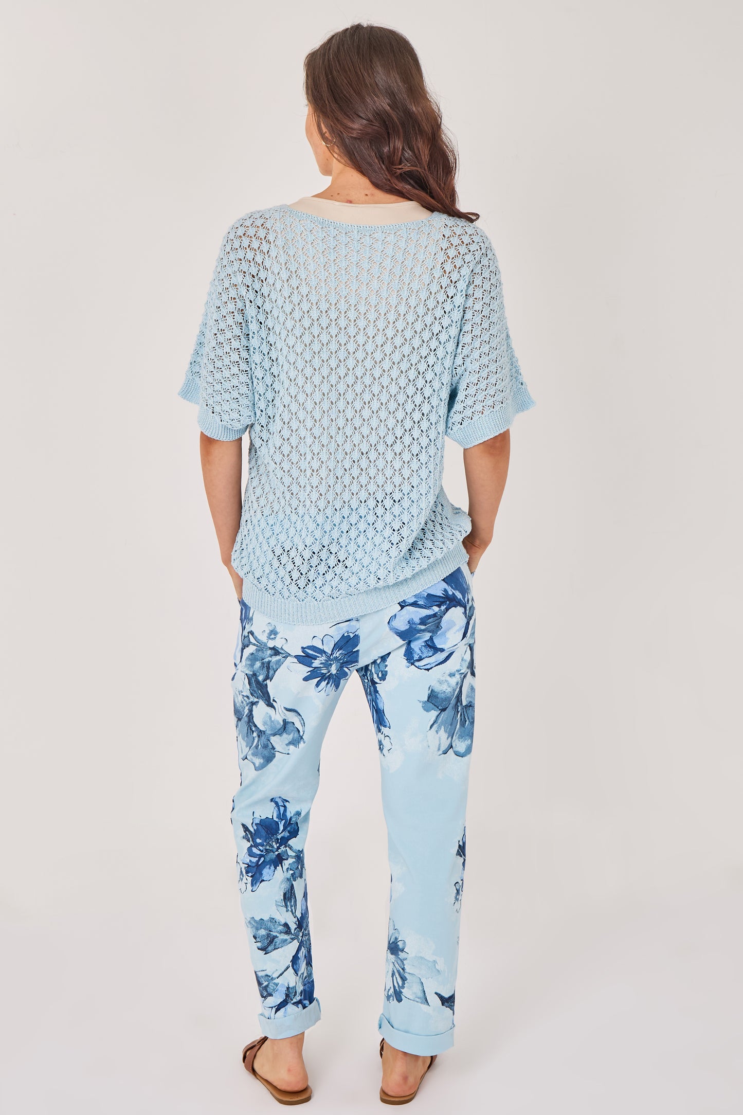 V-NECK CROCHET SHORT SLEEVE TOP