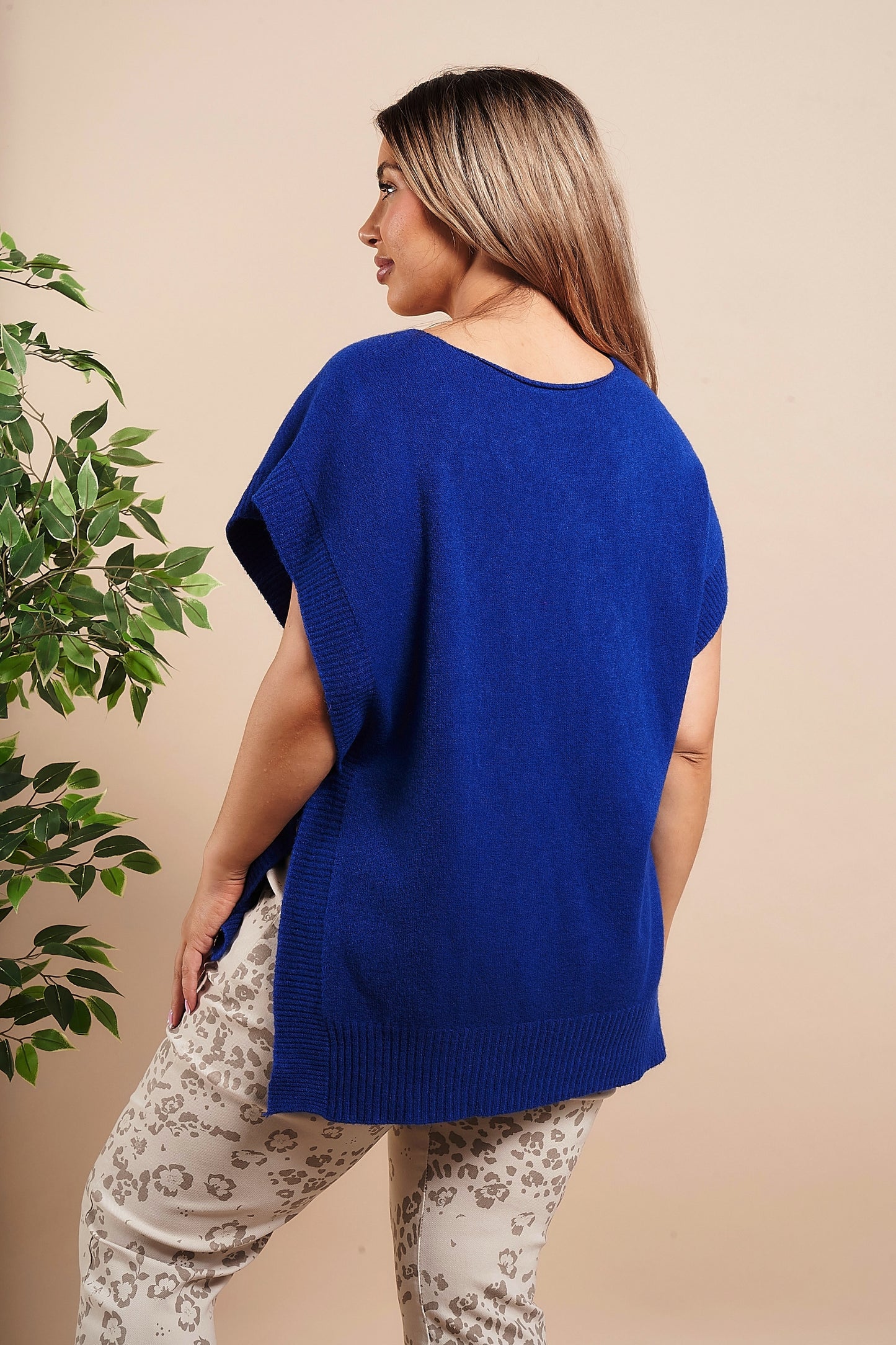 Side Button V-Neck Ribbed Edge Cape