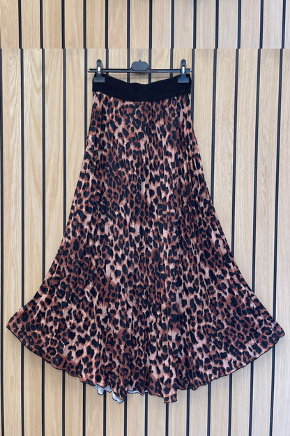 Leopard Print Pleated Skirt