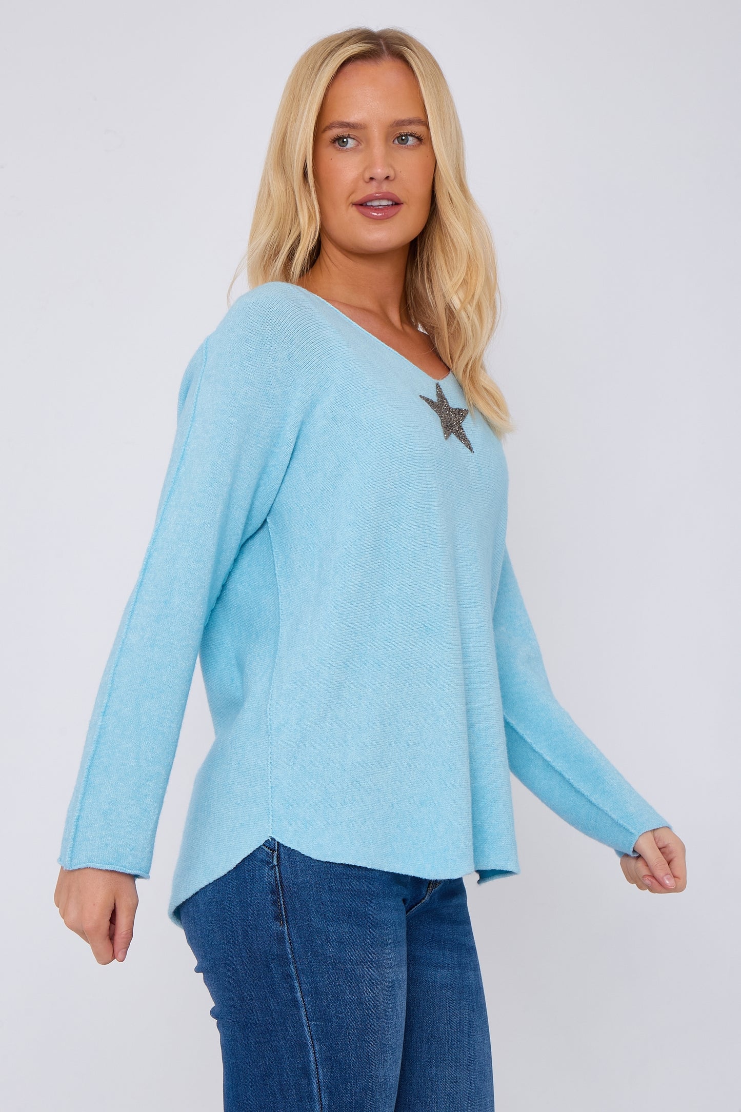 GLITZ ONE STAR Ultra Soft V-NECK SOFT JUMPER