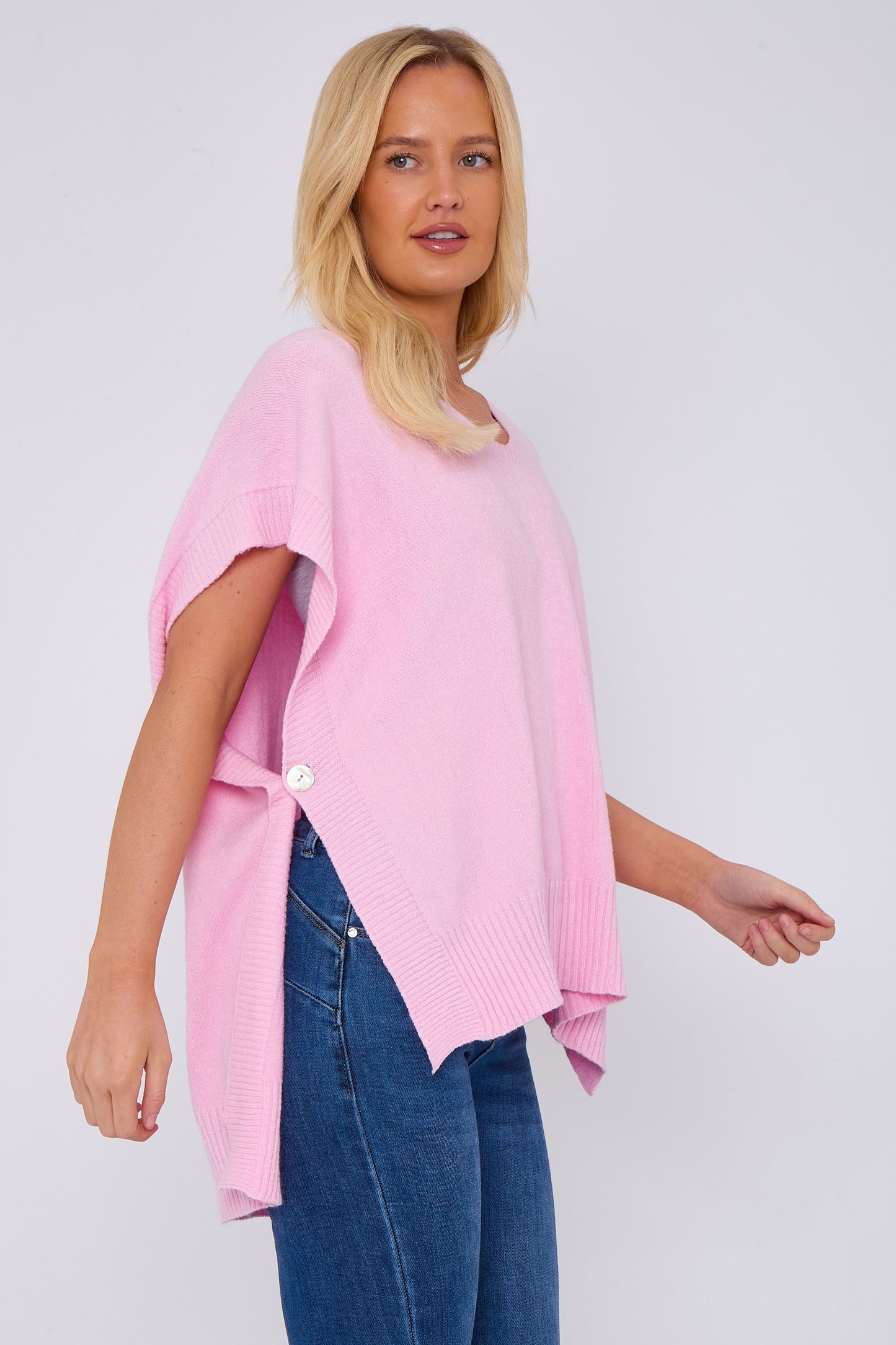 Side Button V-Neck Ribbed Edge Cape