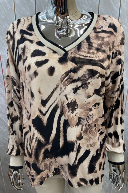 ANIMAL PRINT V-NECK CUFF SLEEVE TOP