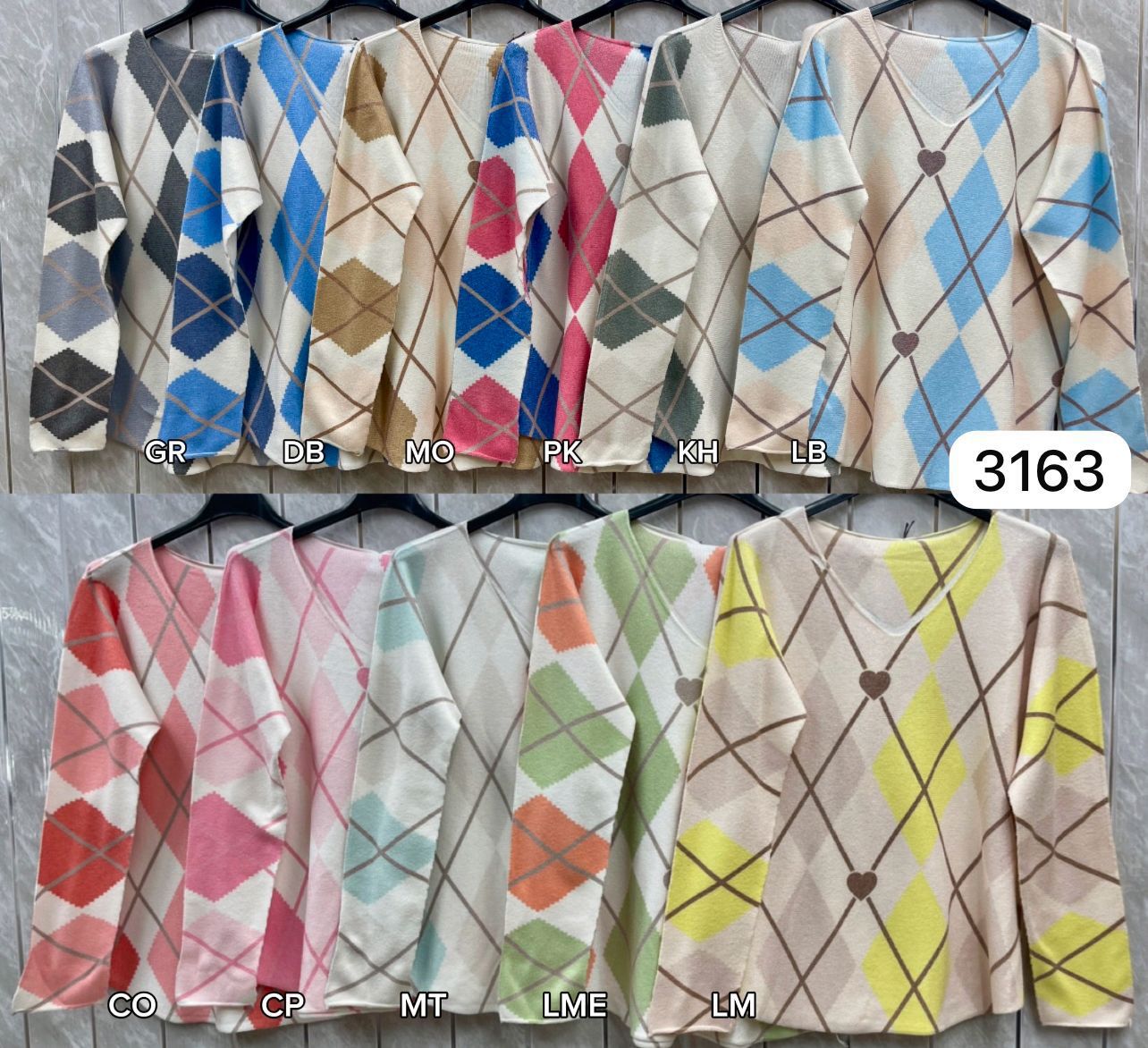 ARGYLE HEART V-NECK JUMPER