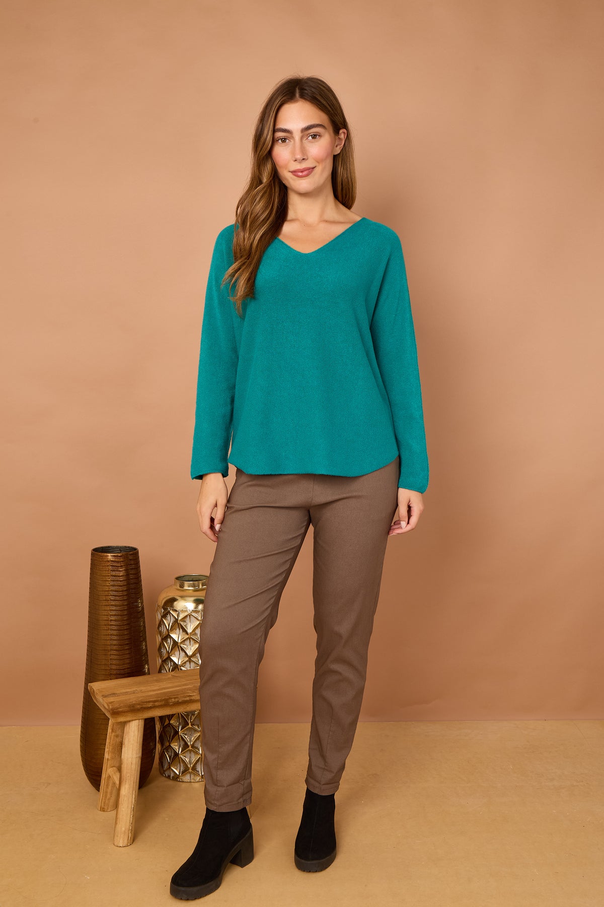 CLASSIC V-NECK JUMPER