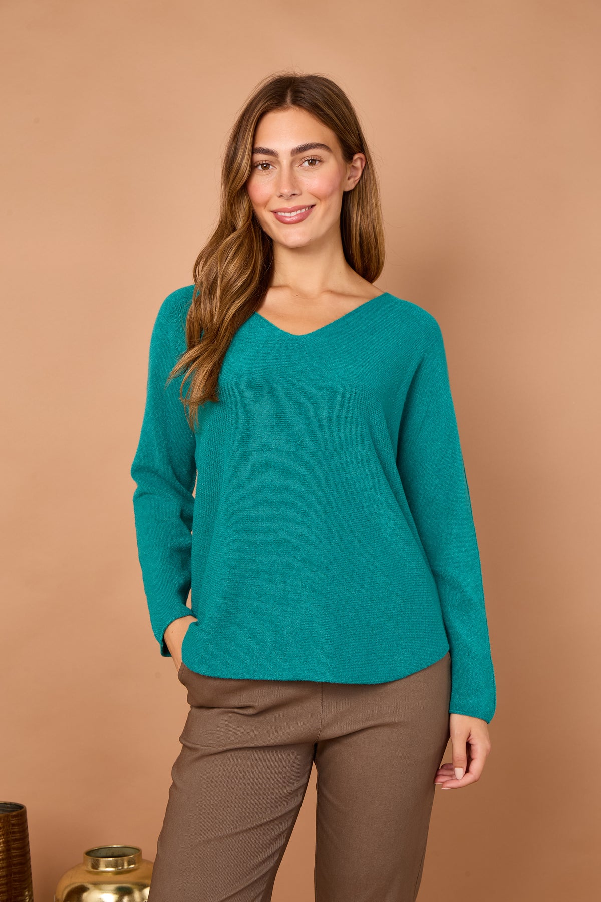 CLASSIC V-NECK JUMPER