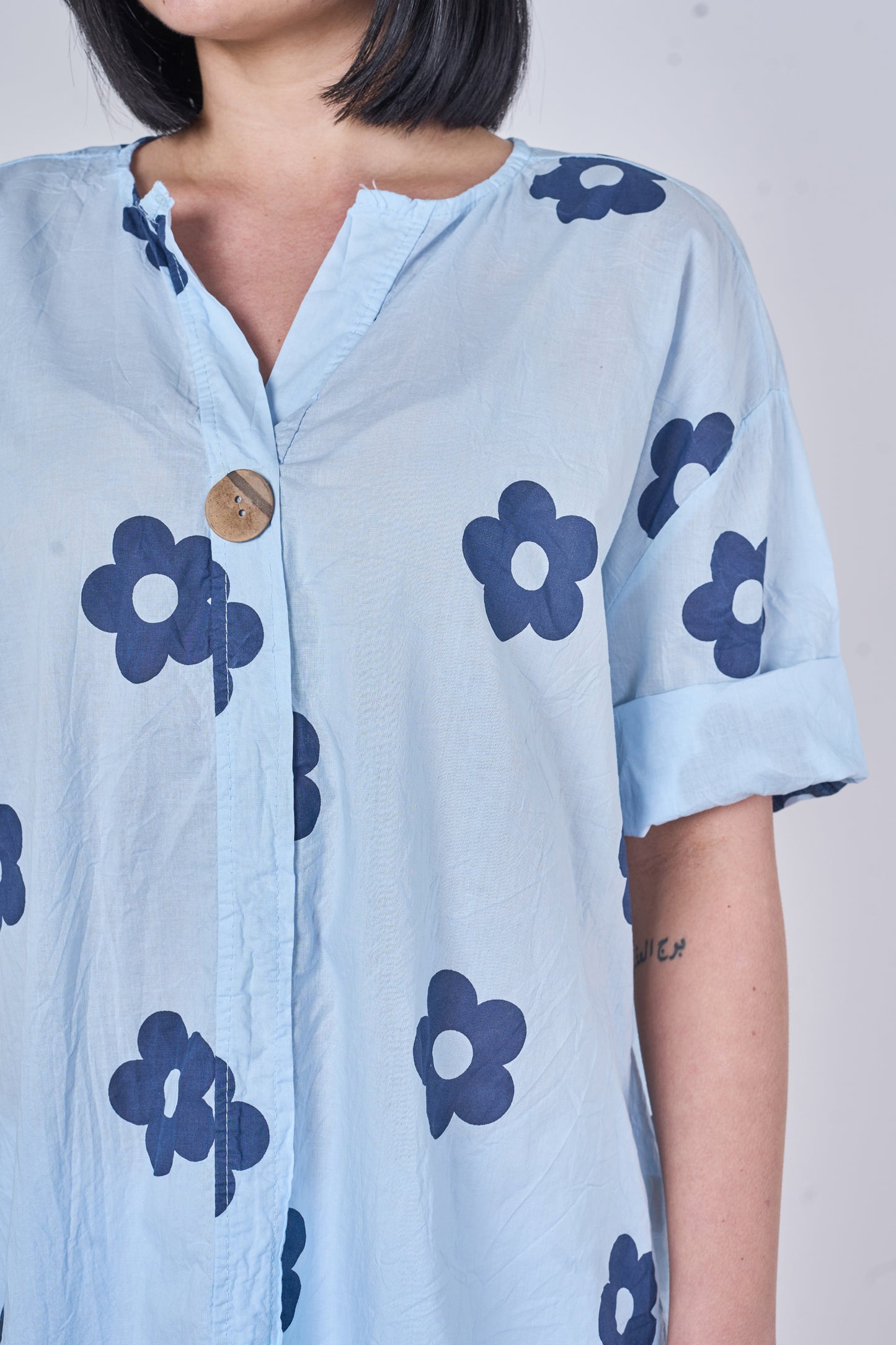 FLOWER PRINT ONE BUTTONED COTTON TOP