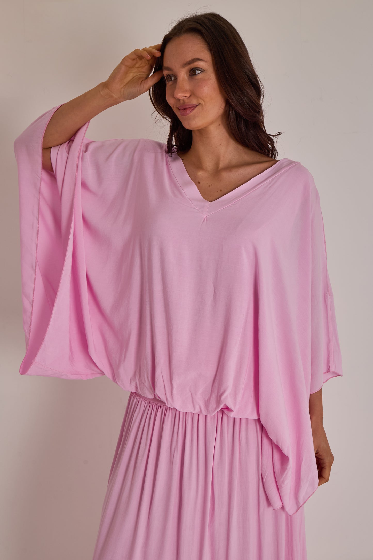 V TO V FLOATY DRAPE VISCOSE TOP