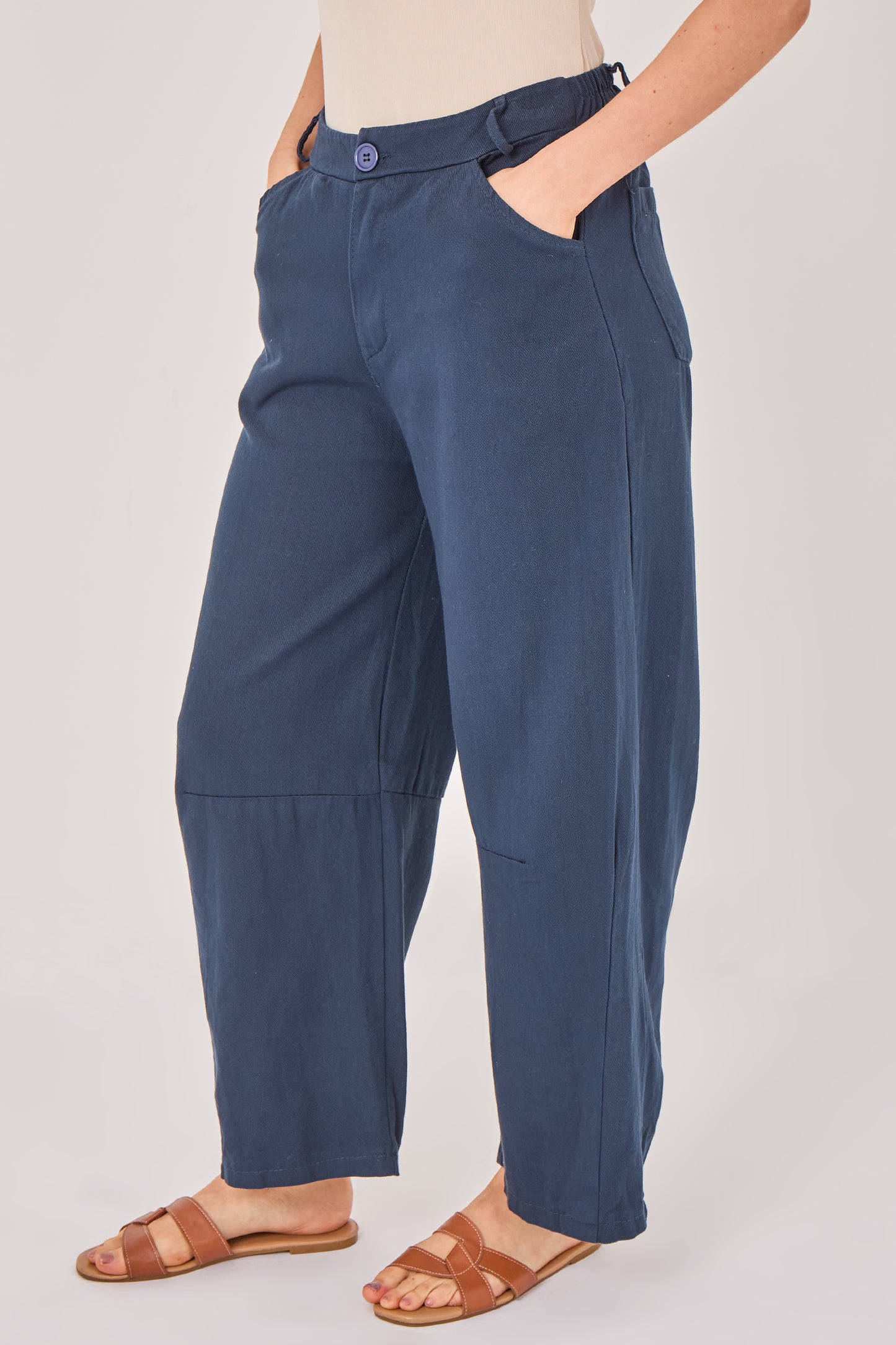 BARREL LEG COTTON TROUSER