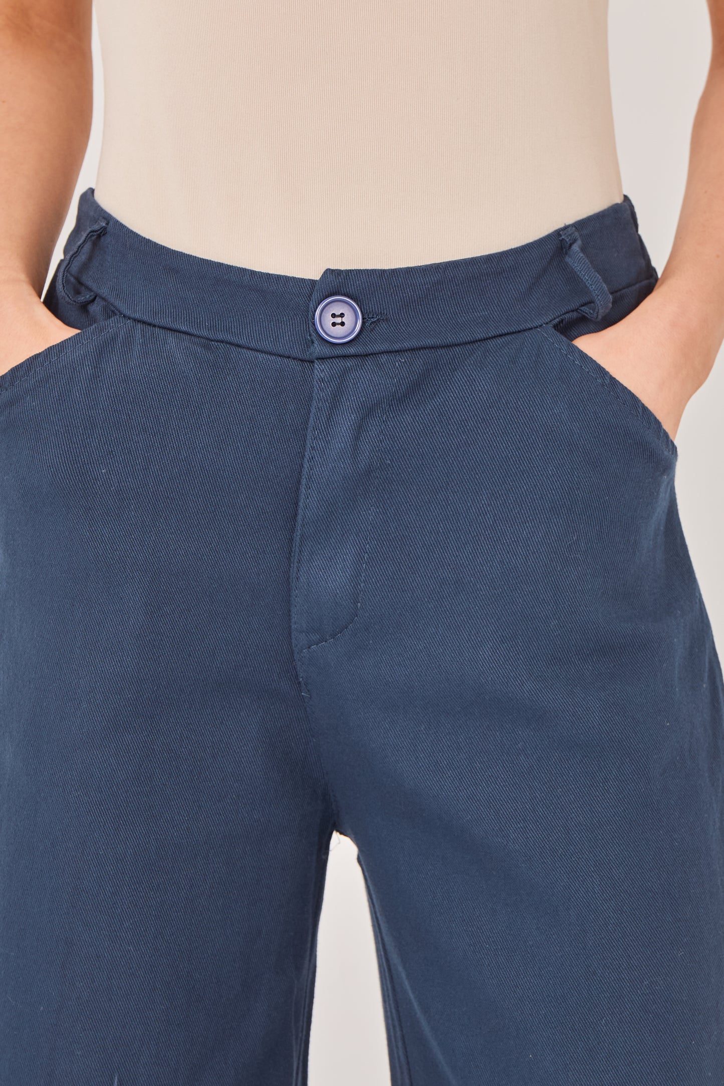 BARREL LEG COTTON TROUSER
