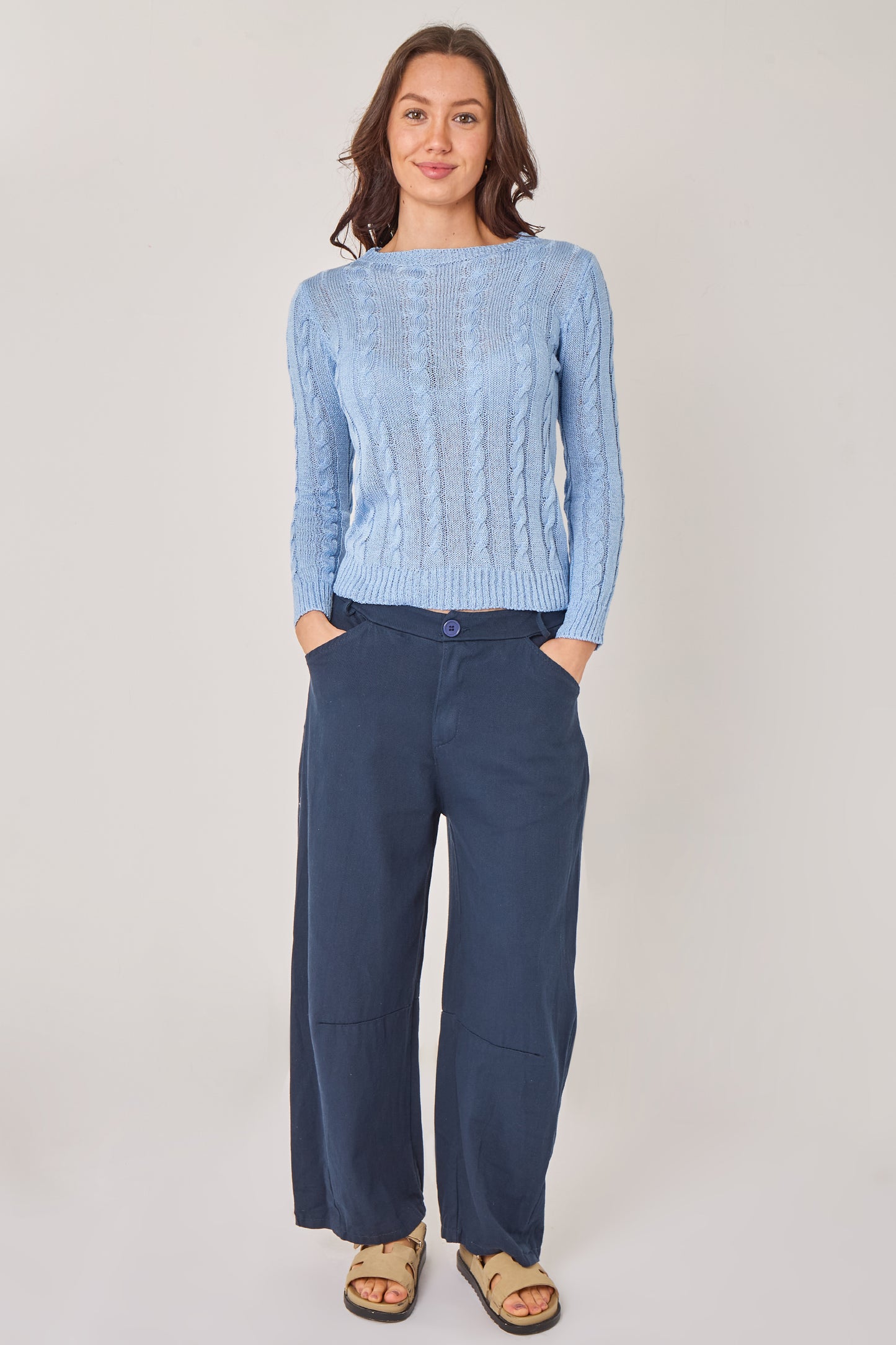 CREW NECK CROCHET CABLE JUMPER