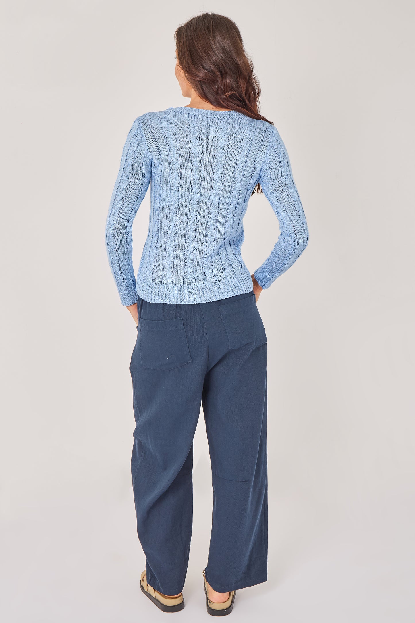 CREW NECK CROCHET CABLE JUMPER