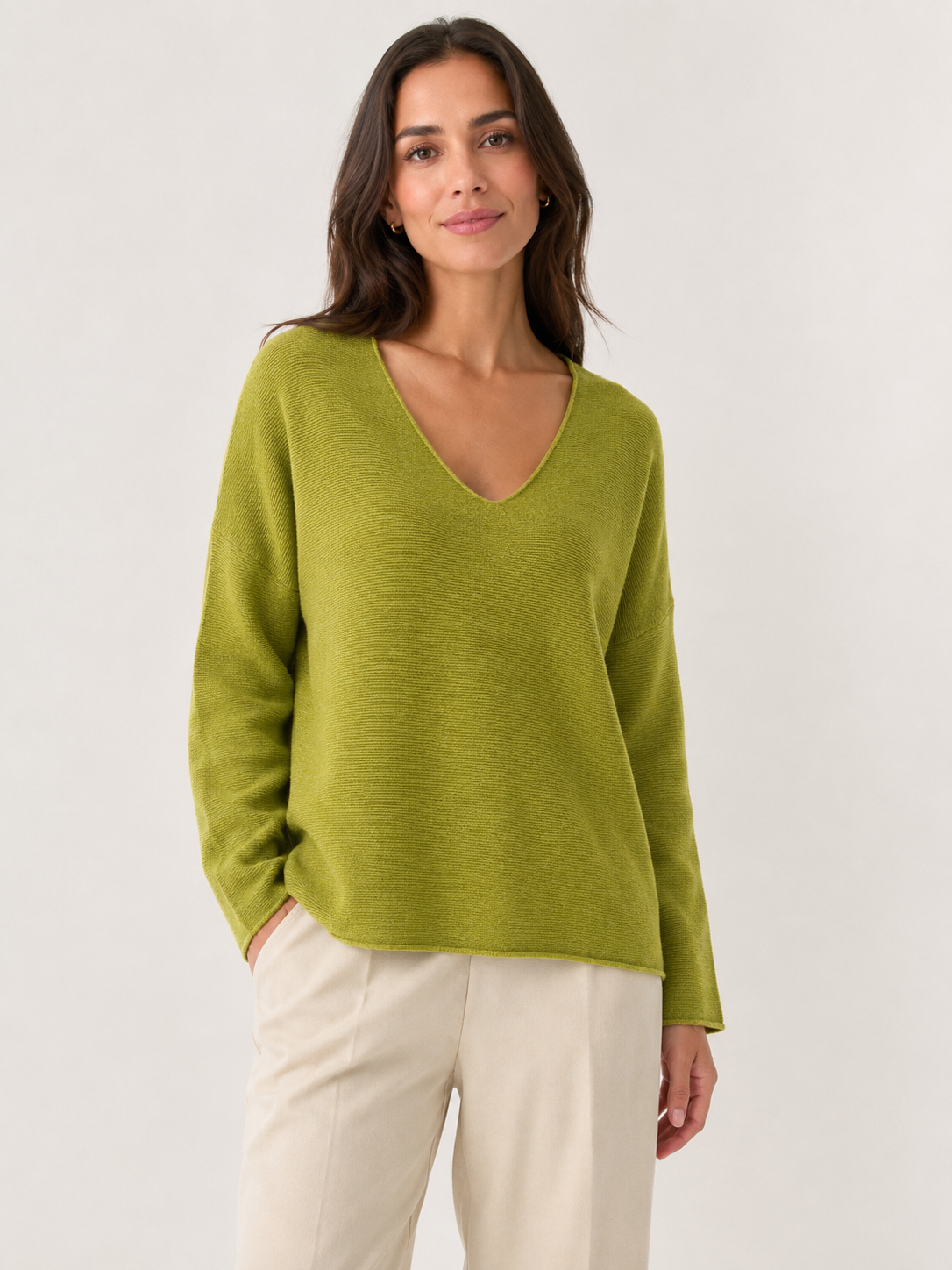 V-NECK RELAXED FIT JUMPER