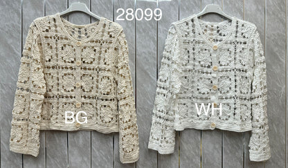 FLORAL SCOOP NECK BUTTONS CROCHET TOP