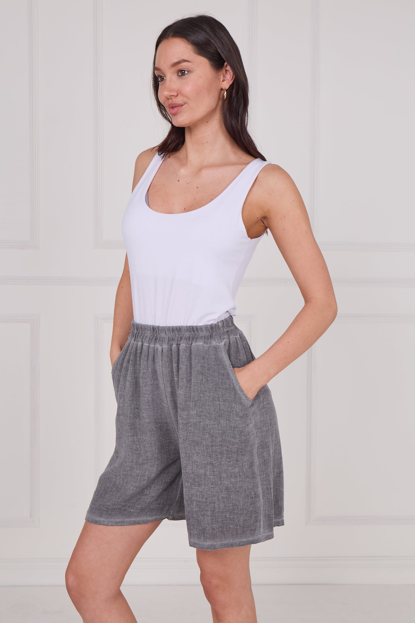 WASHED LINEN ELASTICATED WAIST TWO POCKETS SHORTS