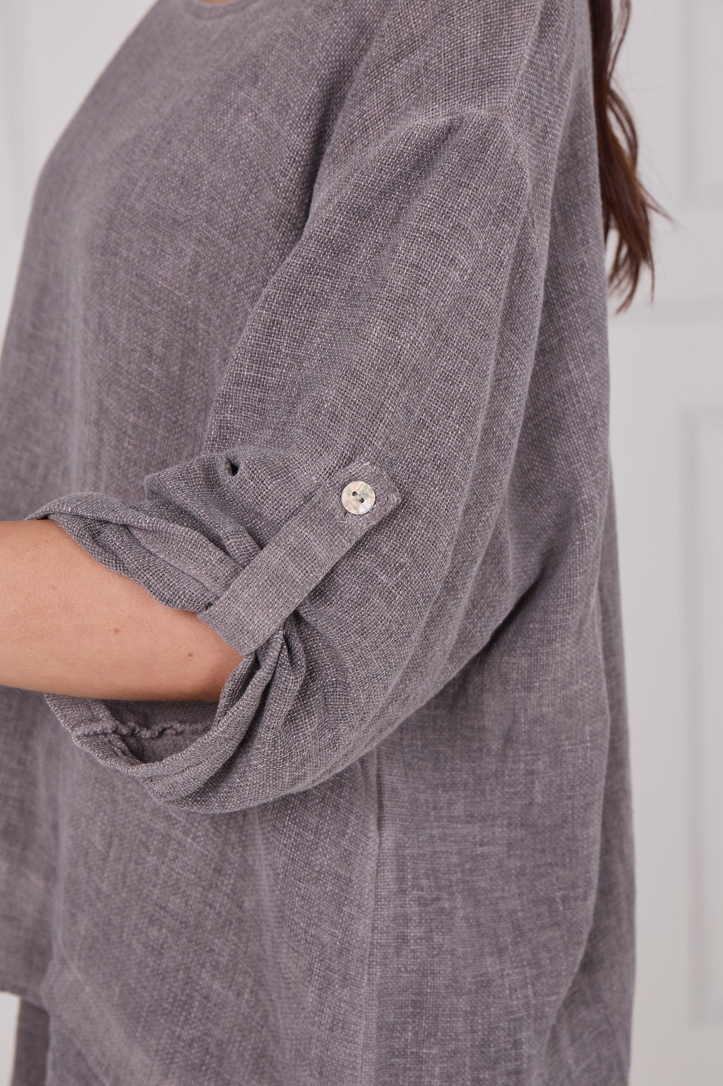 WASHED LINEN BUTTON SLEEVE LAYERED TOP
