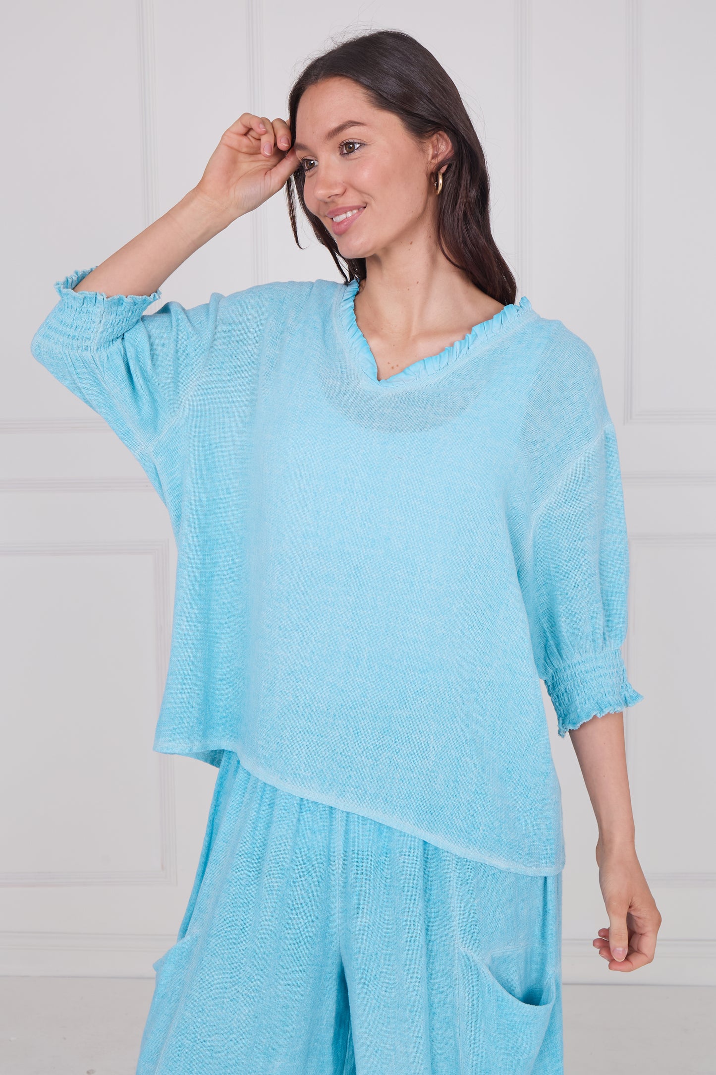 WASHED LINEN FRILL V-NECK SHIRRED SLEEVE TOP