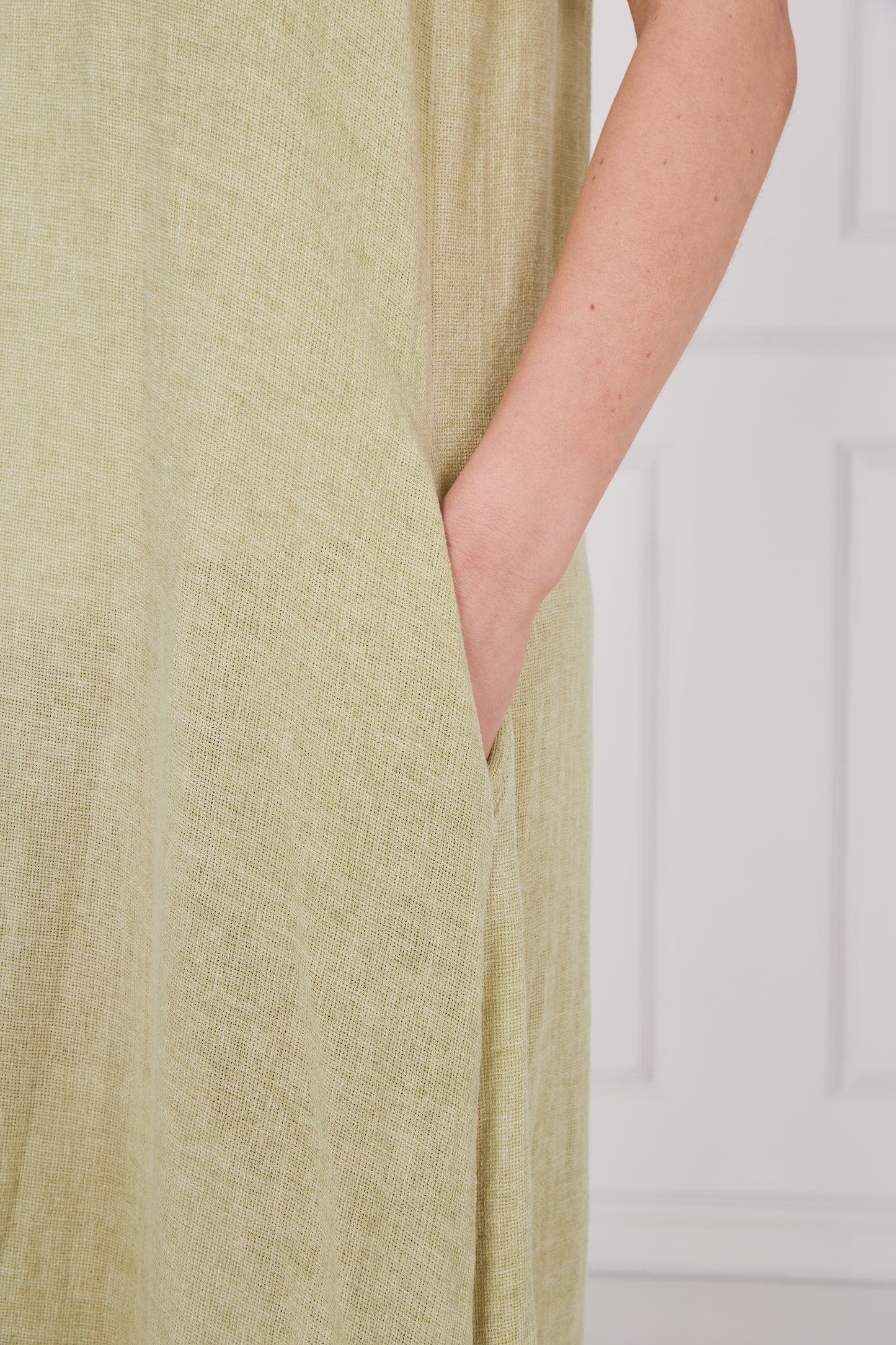 WASHED LINEN TIE BACK SLEEVELESS DRESS