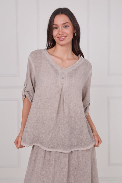 WASHED LINEN THREE BUTTONED V-NECK TOP