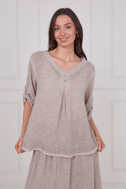 WASHED LINEN THREE BUTTONED V-NECK TOP