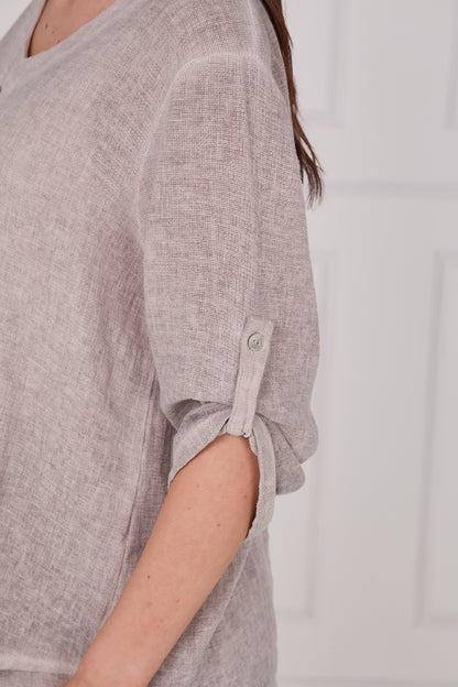 WASHED LINEN THREE BUTTONED V-NECK TOP