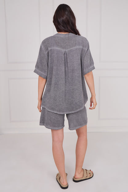 WASHED LINEN BUTTON V-NECK TOP