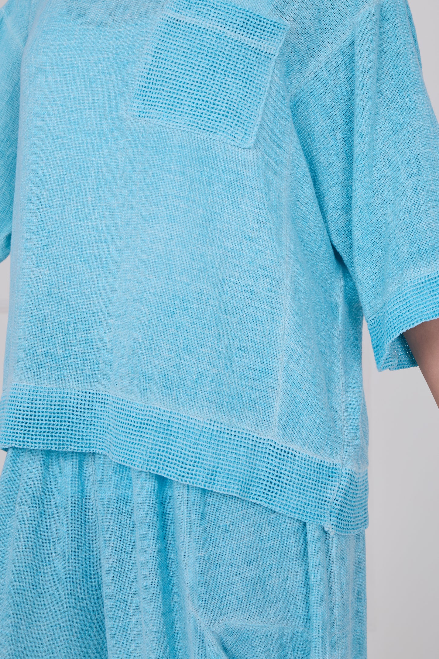 WASHED LINEN MESH POCKET TOP
