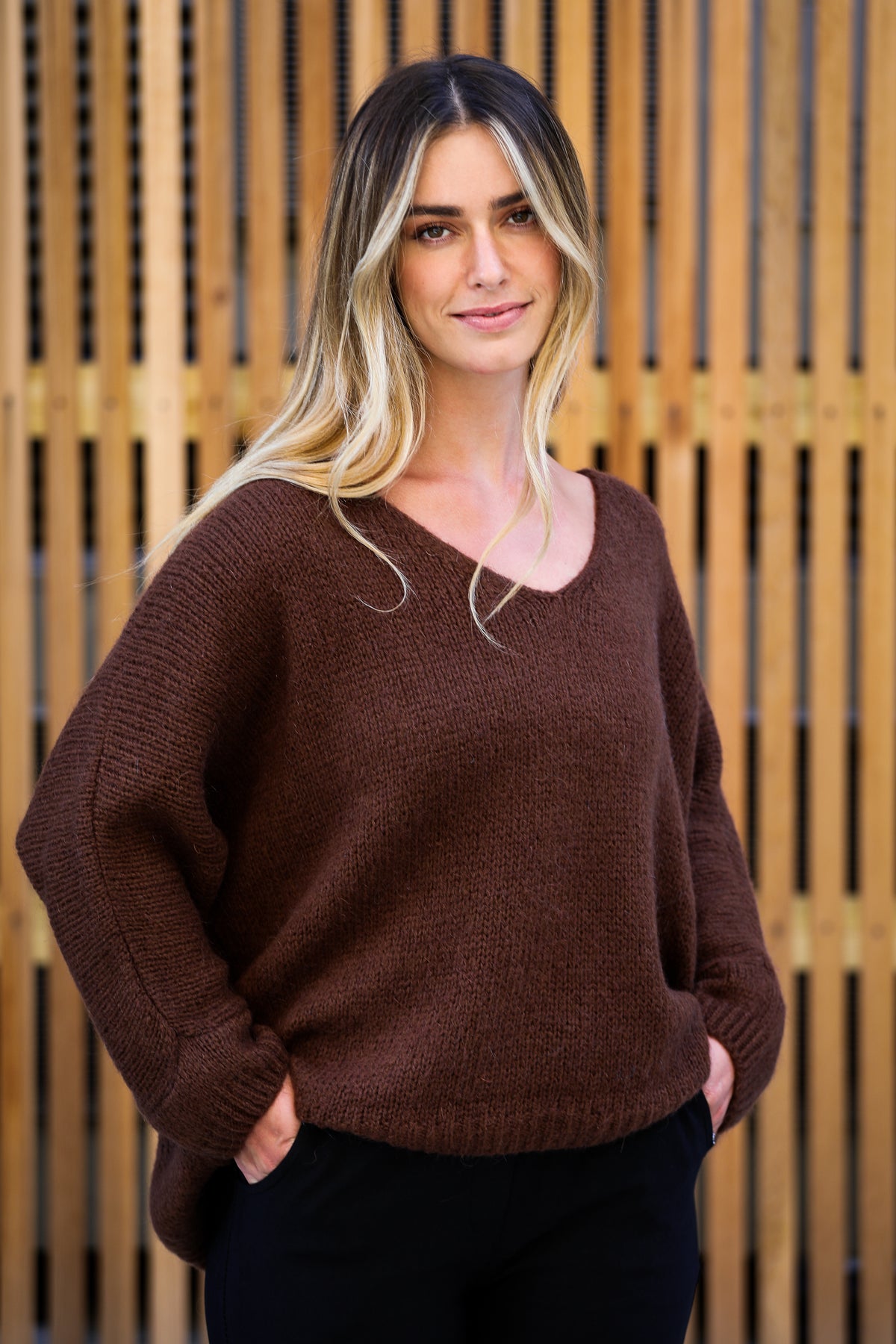 MOHAIR V-NECK JUMPER