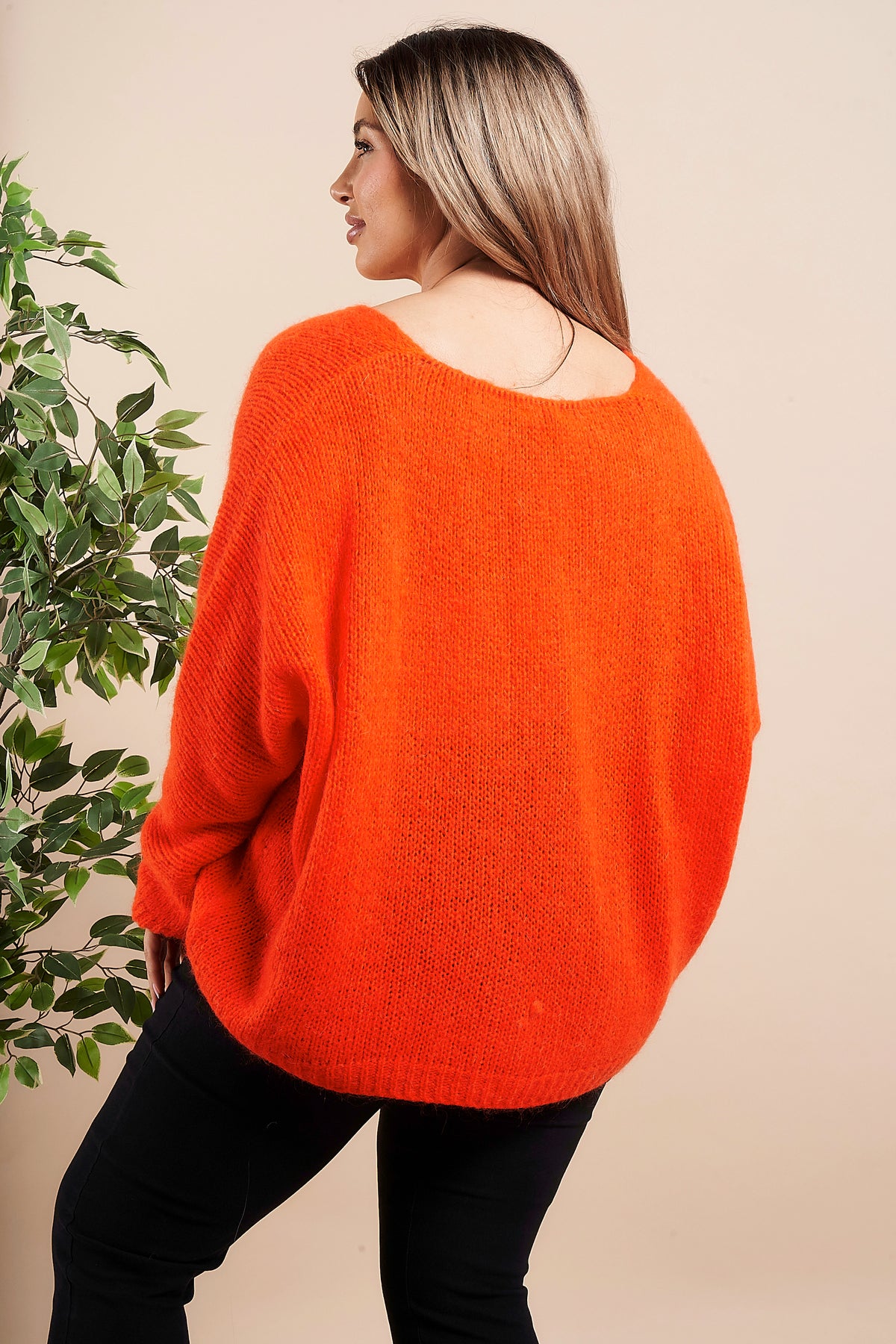 MOHAIR V-NECK JUMPER
