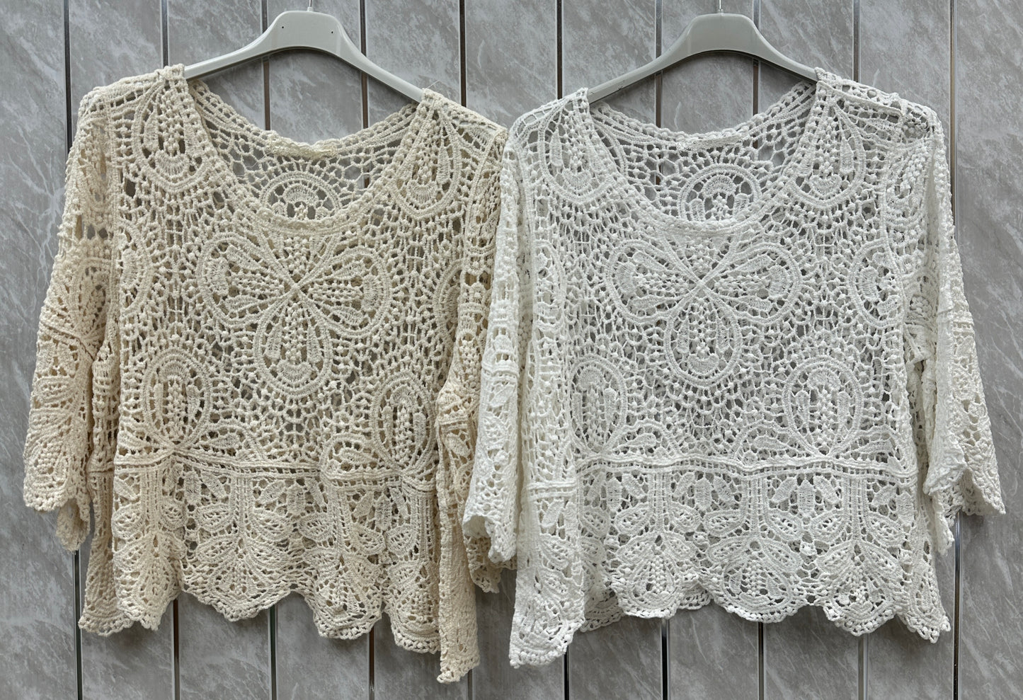CROCHET BELL SLEEVE FLORAL TOP