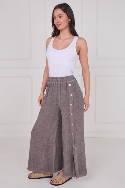 WASHED LINEN WIDE LEG SIDE BUTTON TROUSERS