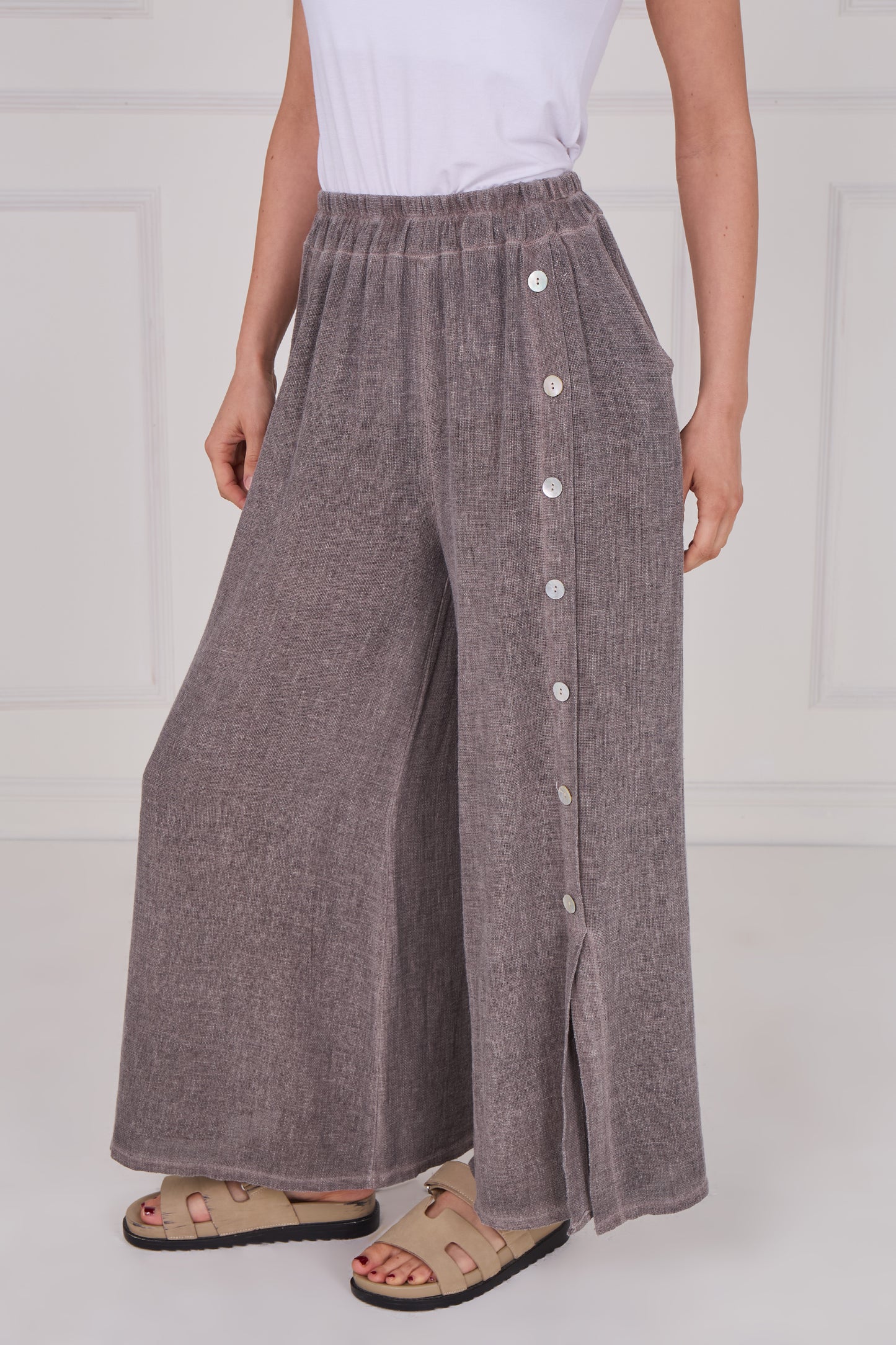 WASHED LINEN WIDE LEG SIDE BUTTON TROUSERS