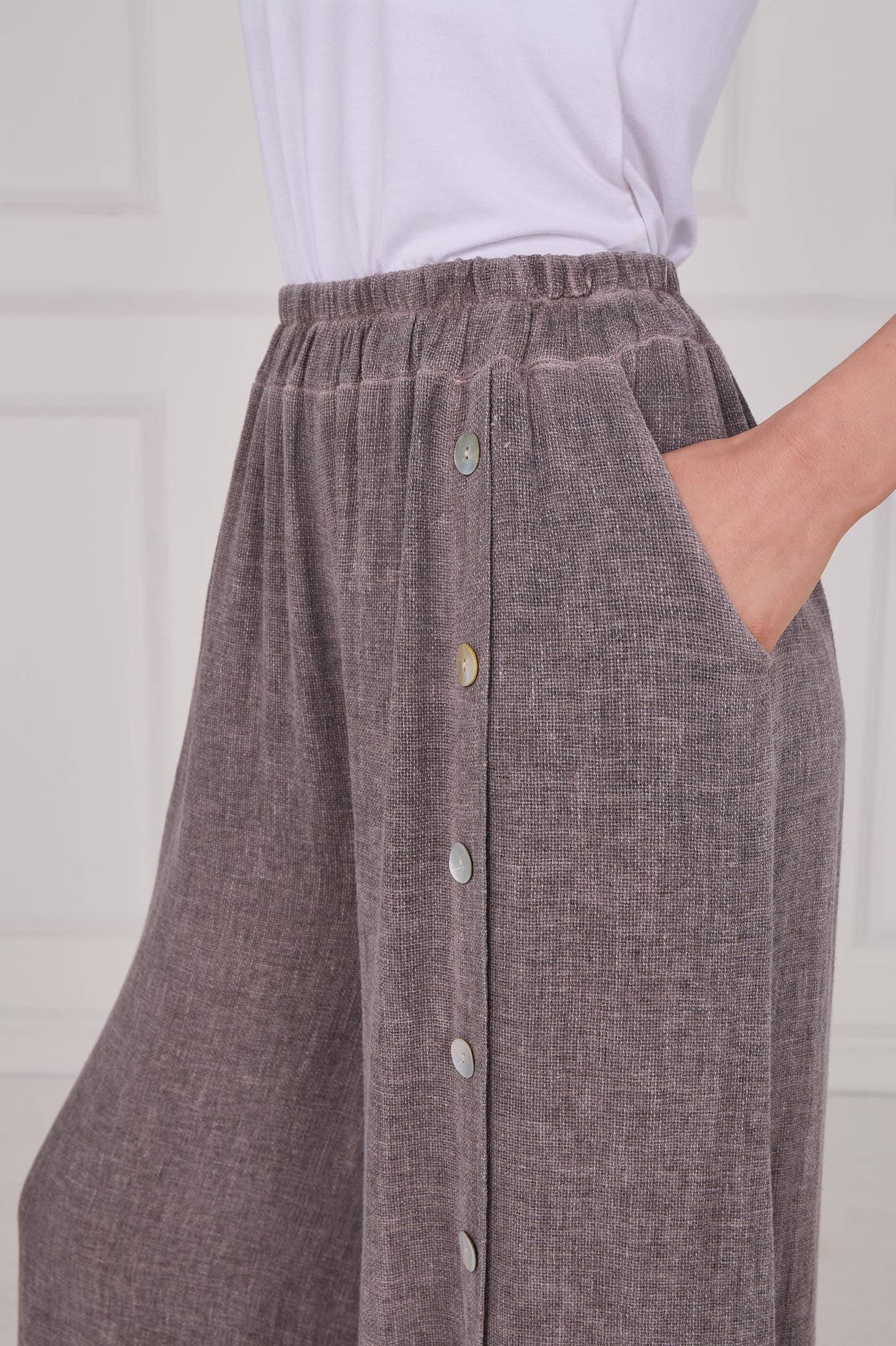 WASHED LINEN WIDE LEG SIDE BUTTON TROUSERS