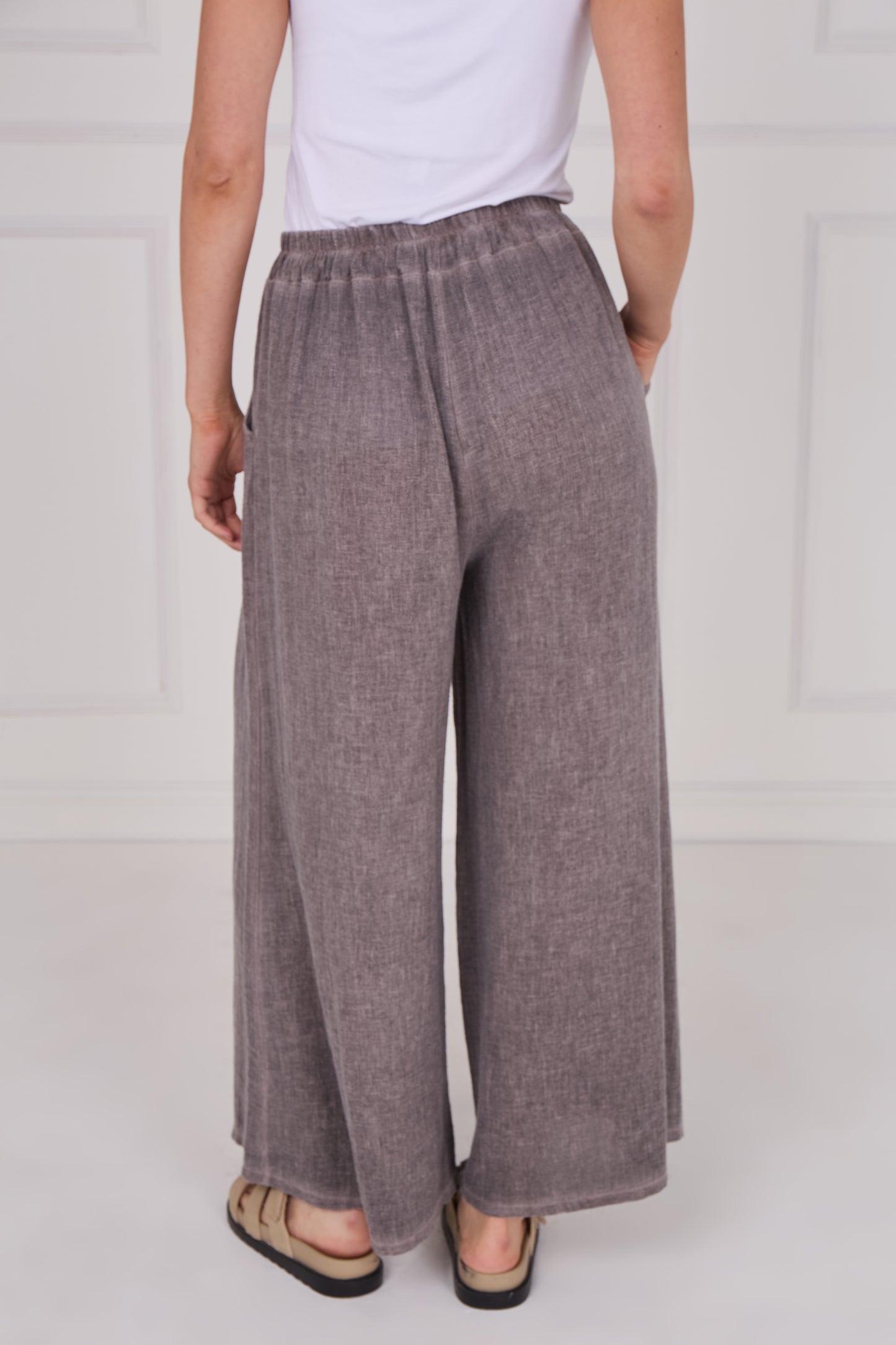WASHED LINEN WIDE LEG SIDE BUTTON TROUSERS