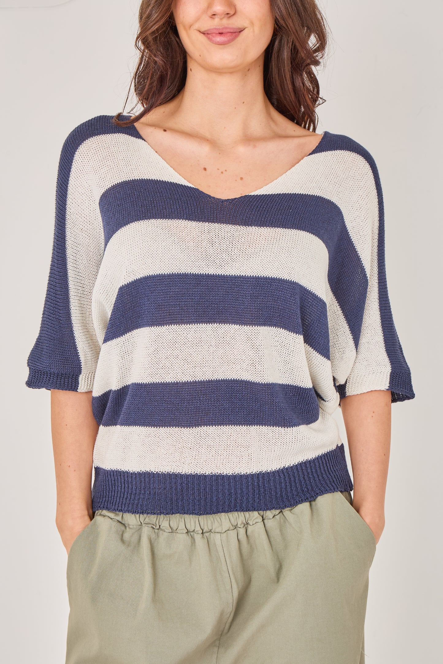 V-NECK STRIPE TOP