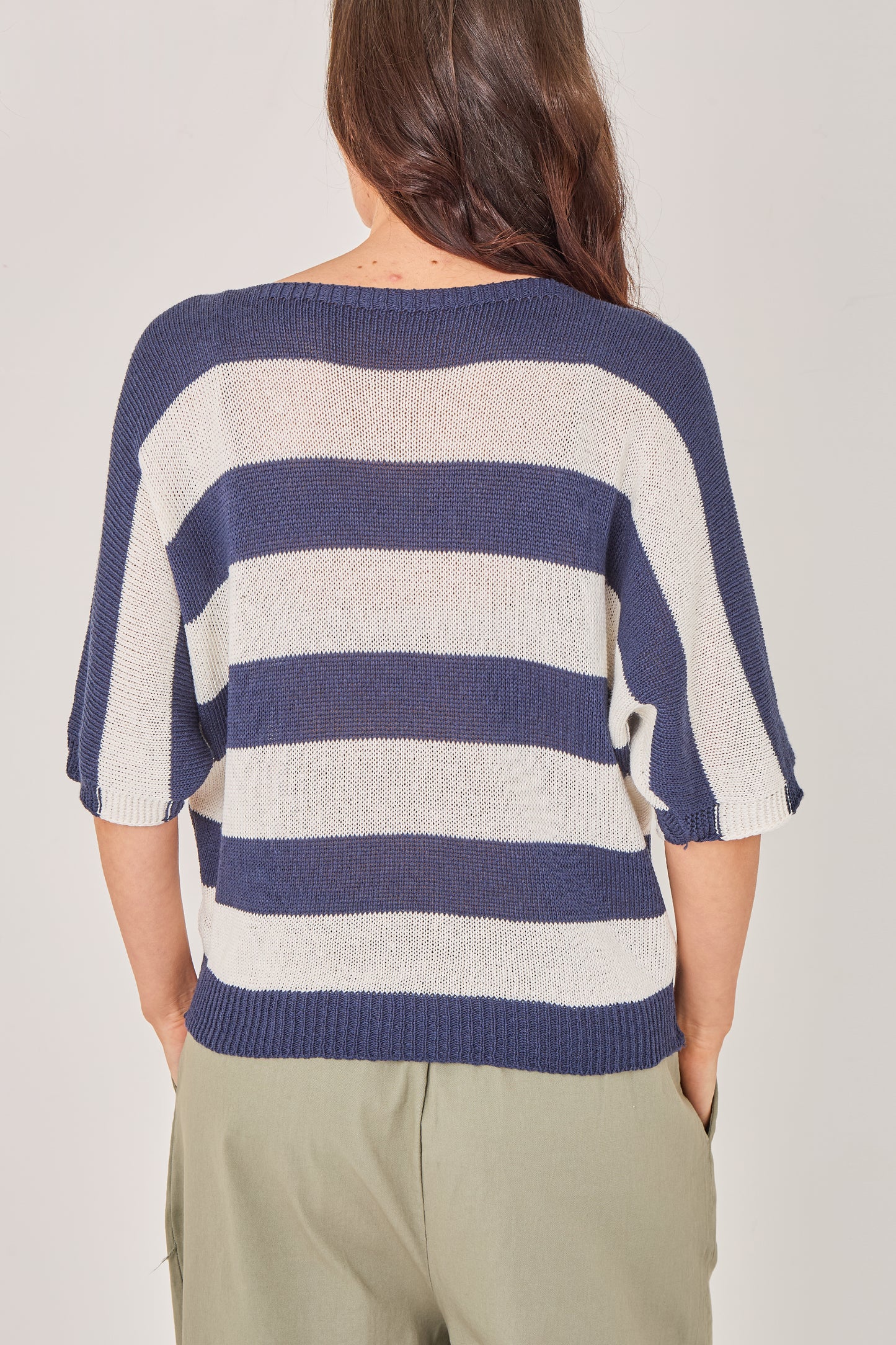 V-NECK STRIPE TOP