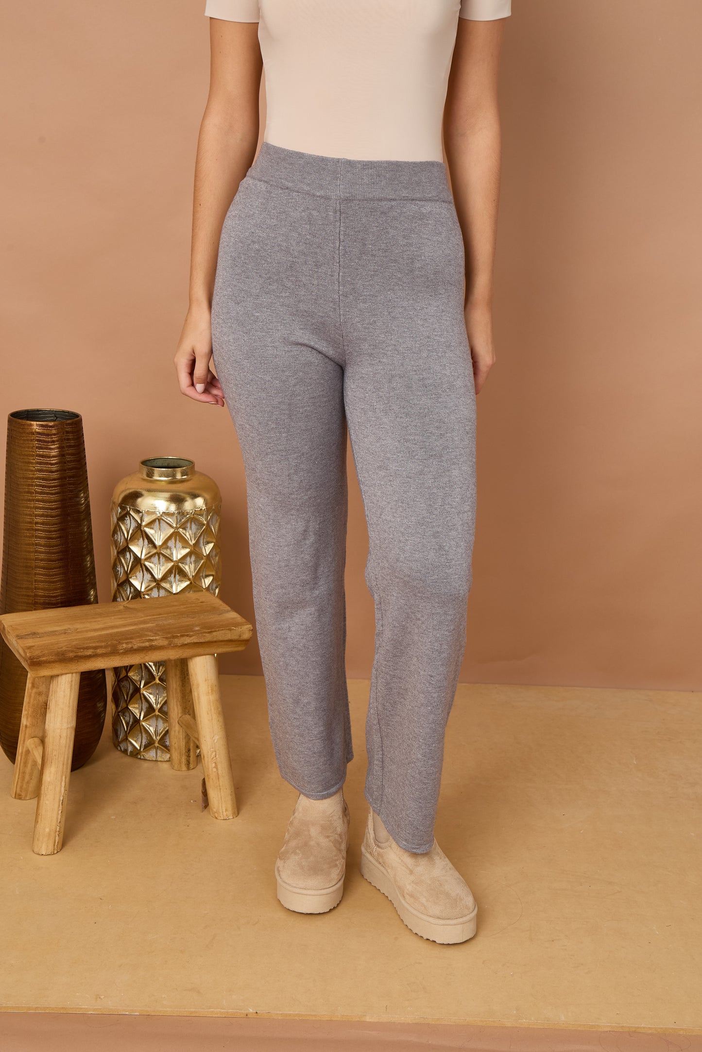 SOFT KNITTED TROUSERS